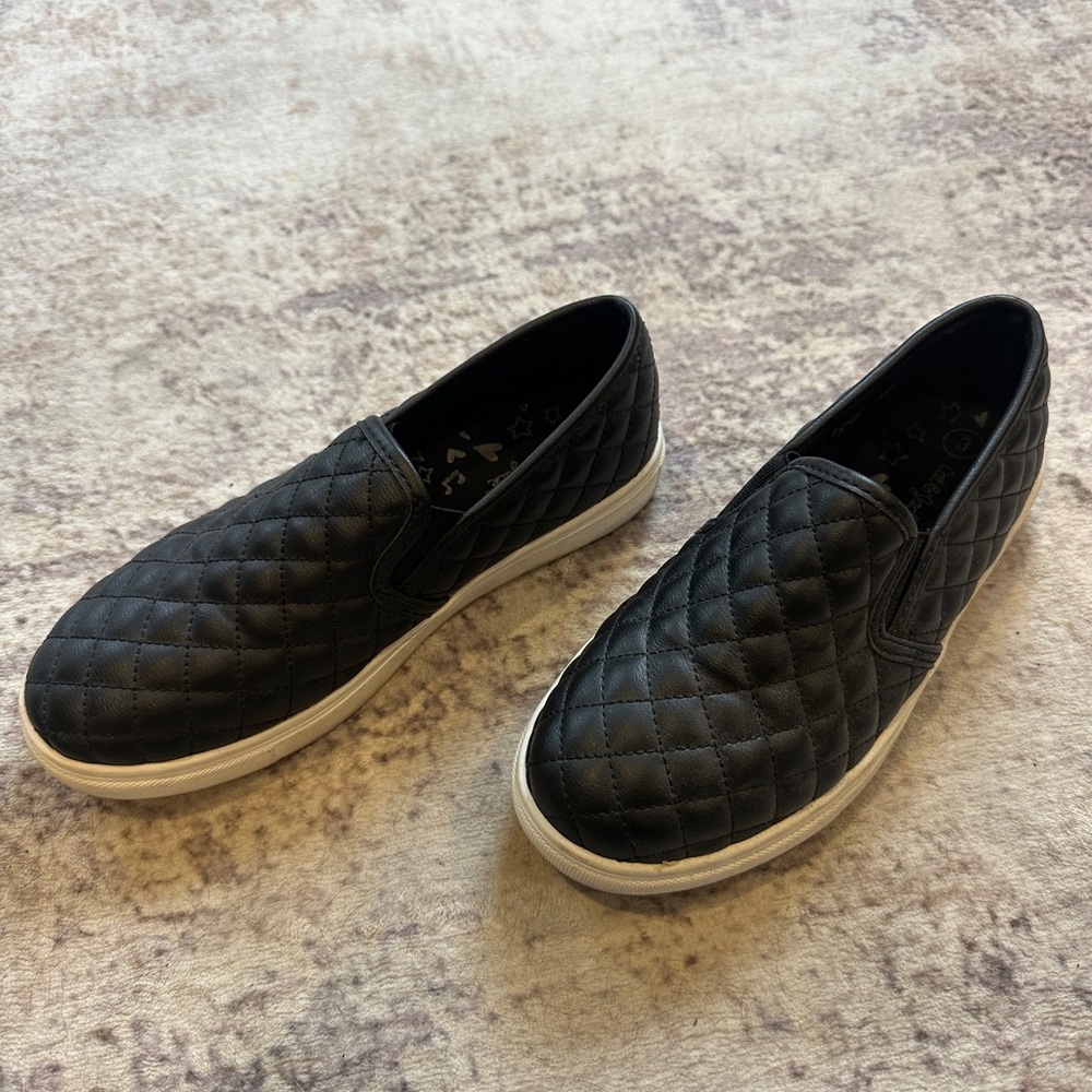Slip-On Sneakers in Black